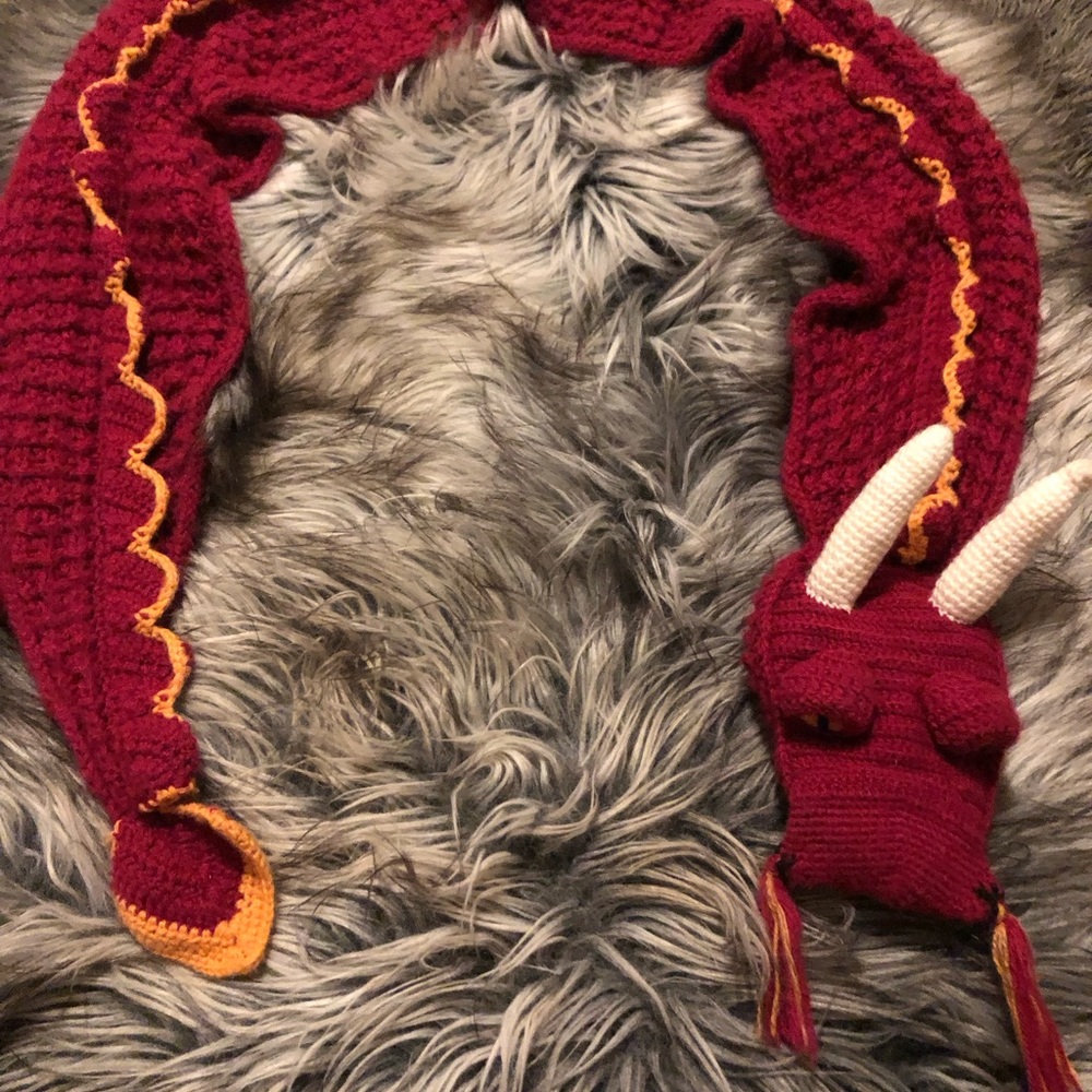 Dragon hand knit original that evidently took exceptional care/love to create. - Picture 2 of 6